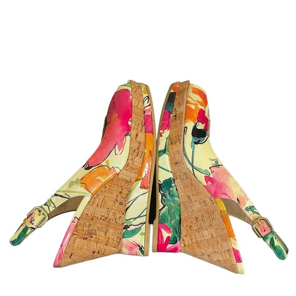 Stuart Weitzman Colorful Floral
Peep Toe Wedges Cork Platform
Slingback Size 7.5 - Picture 8 of 14